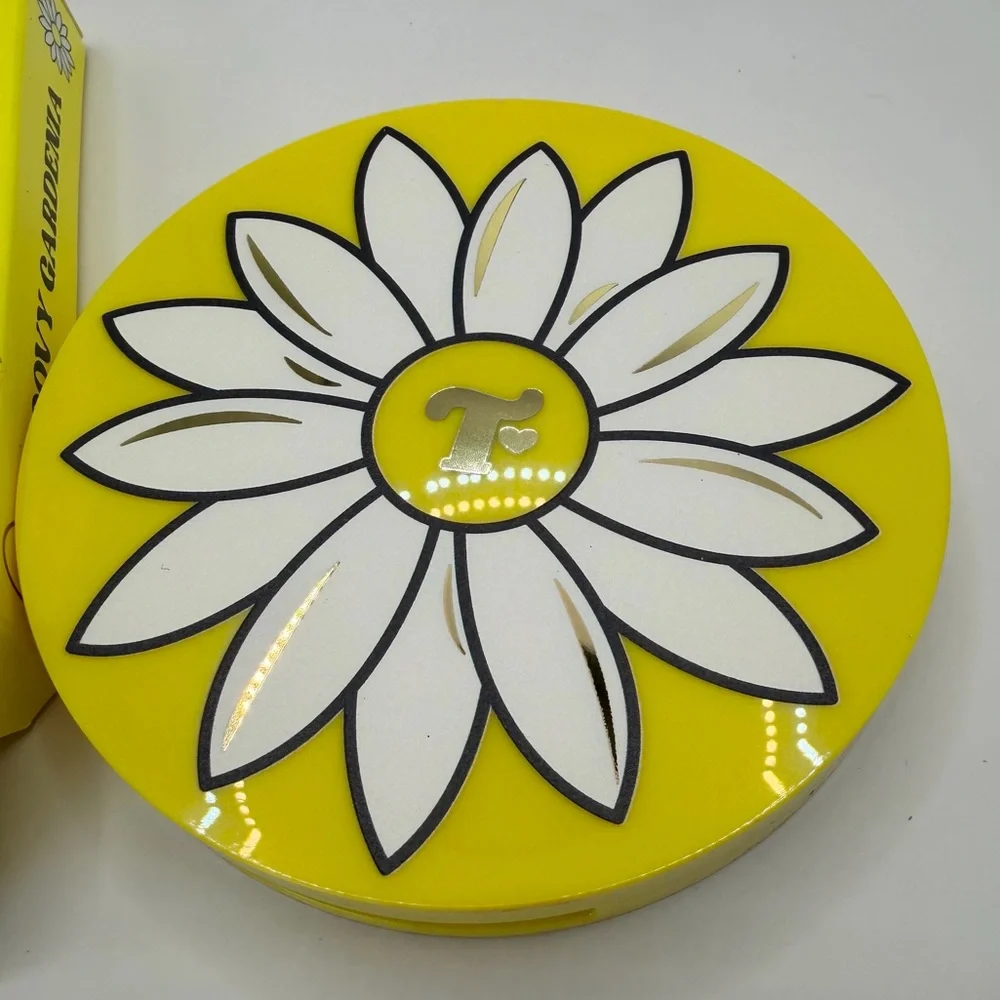 Trixie Cosmetics Flower Power Groovy Gardenia Large Bronzer NIB